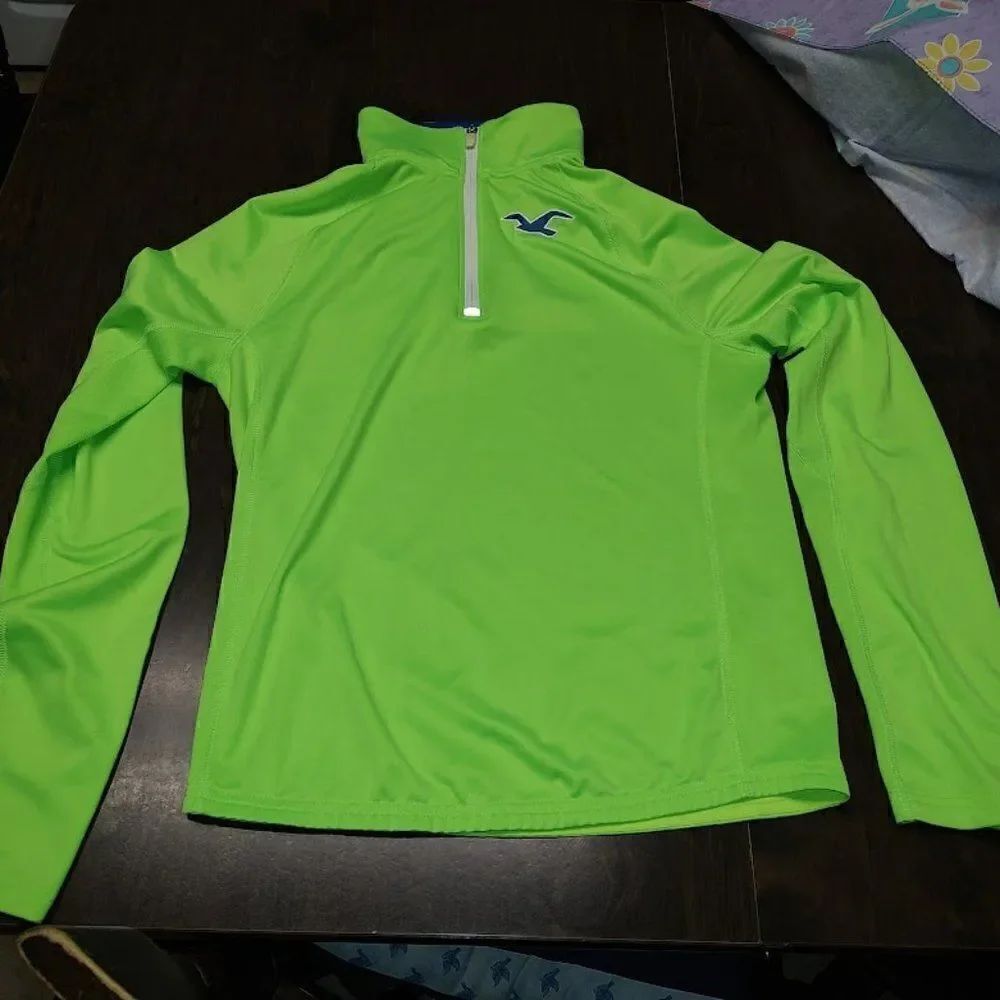 New Hollister Sport Neon Green Long Sleeved Top Size Women's Small